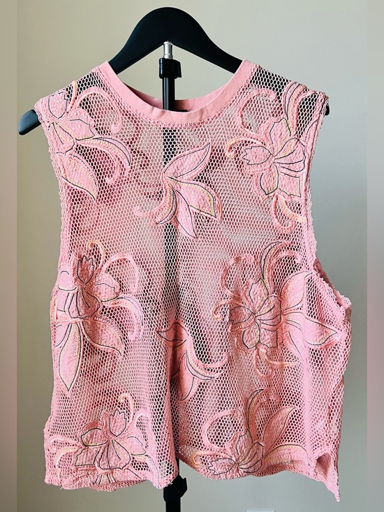 We The Free Tops - We The Free Pink coral sheet embroidered Floral Mesh Tank M